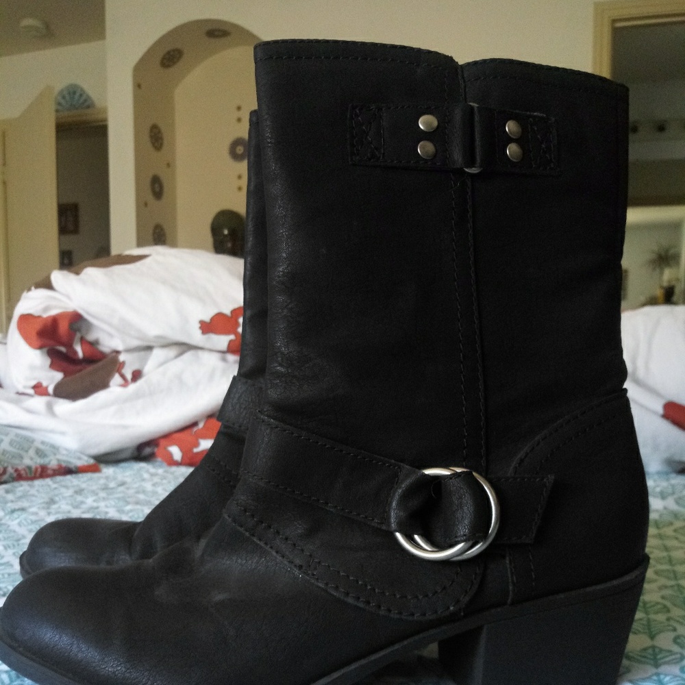 Boots - Picture 2 of 2